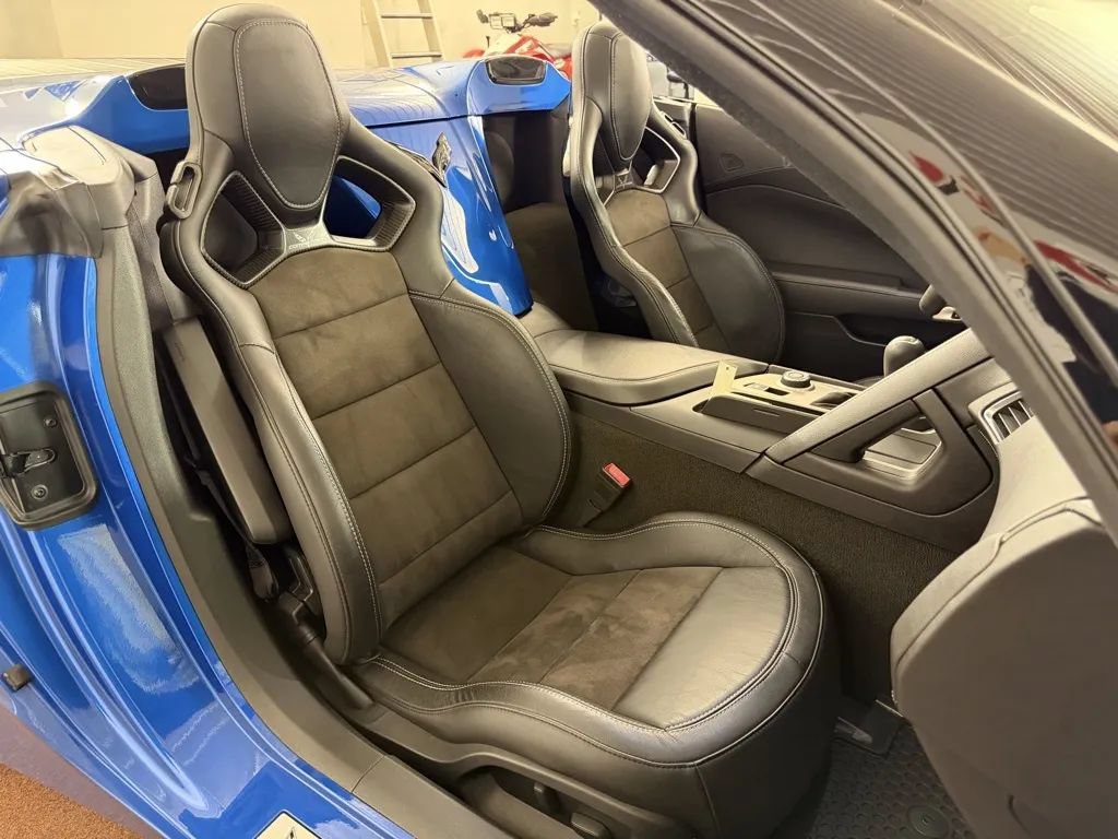 Used 2014 Chevrolet Corvette Stingray Convertible RWD image 33