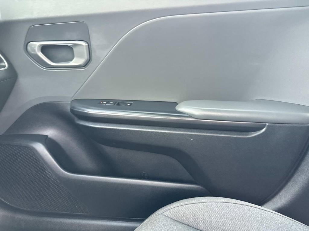 Used 2025 Kia K4 LXS image 22