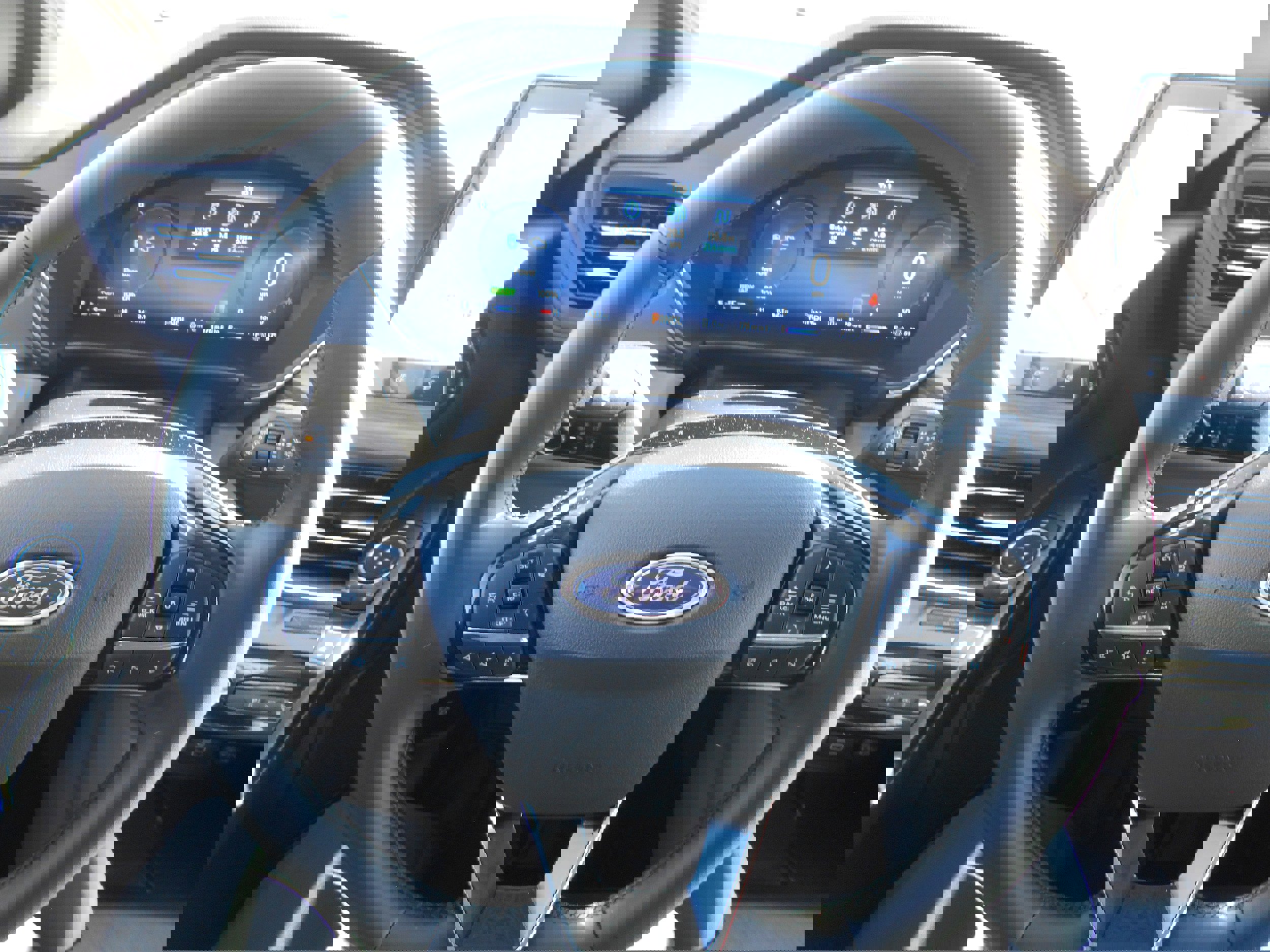 Used 2025 Ford Escape SE w/ PHEV Premium Package image 9