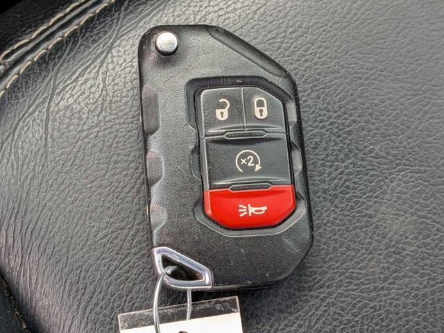Used 2020 Jeep Gladiator Overland AWD/4WD image 33