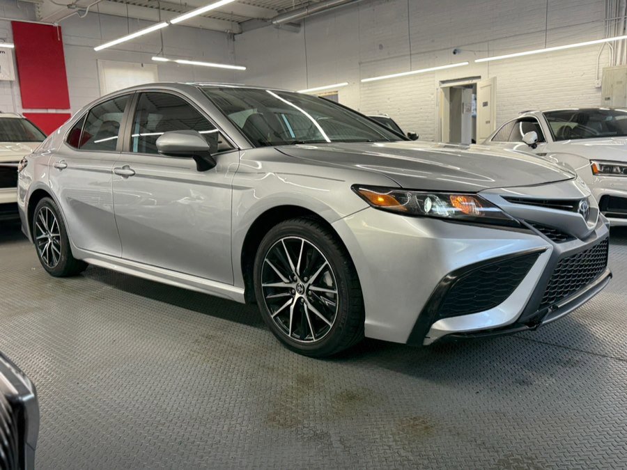 Used 2021 Toyota Camry SE FWD image 5