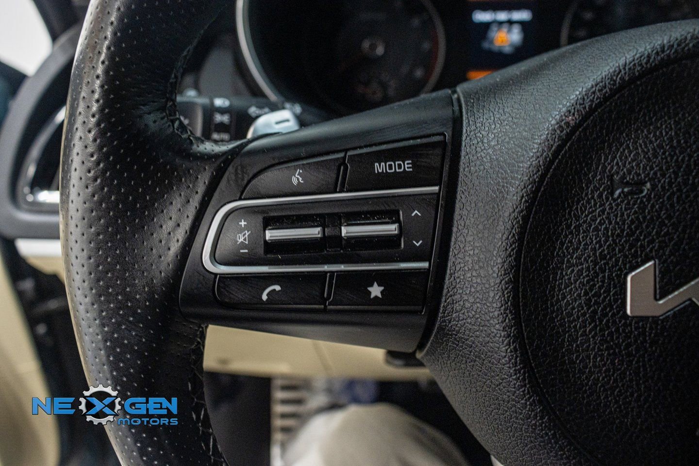 Used 2023 Kia Stinger GT-Line w/ Sun & Sound Package image 16