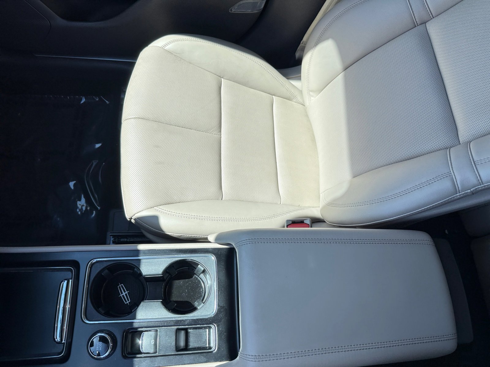 Used 2023 Lincoln Corsair Reserve FWD image 14