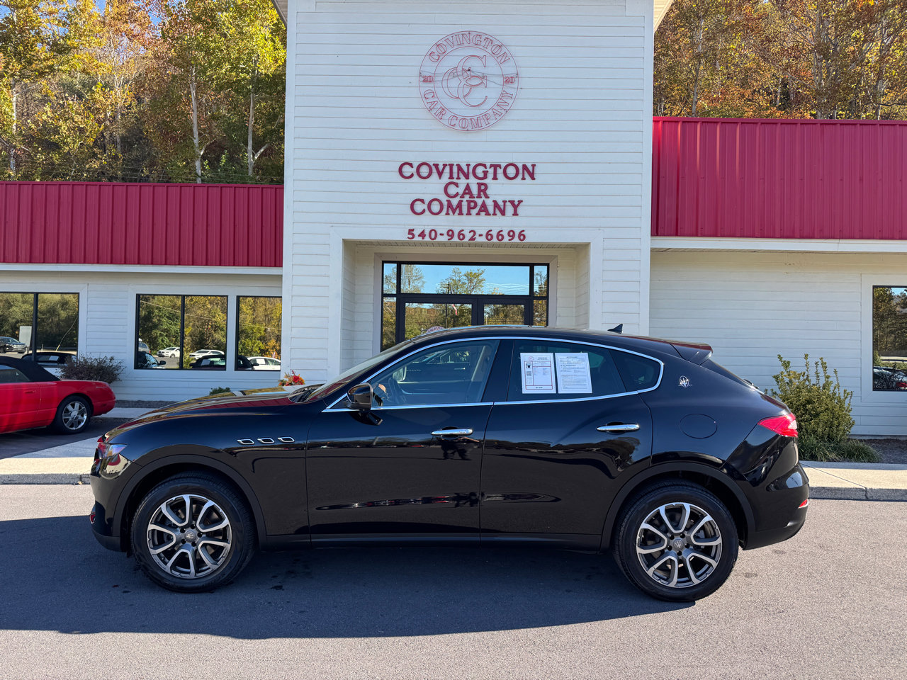 Used 2017 Maserati Levante image 3