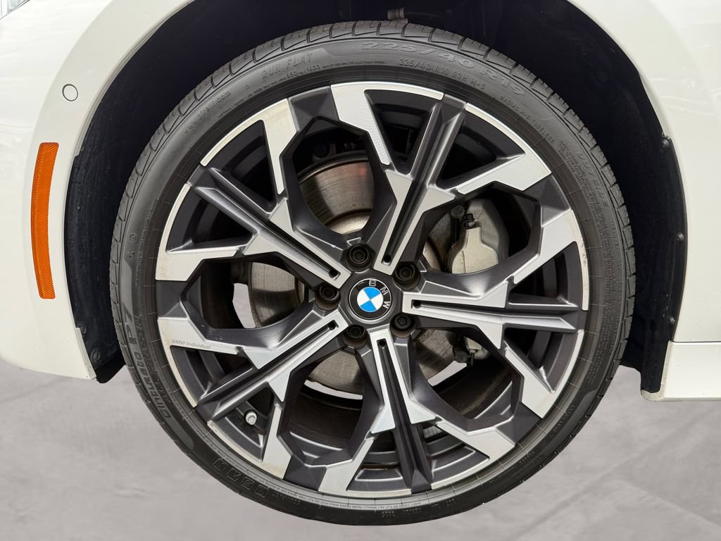 Certified 2026 BMW 330i xDrive Sedan AWD/4WD image 14