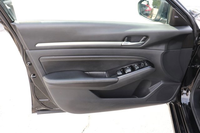 Used 2023 Nissan Altima 2.5 SV w/ SV Premium Package image 10