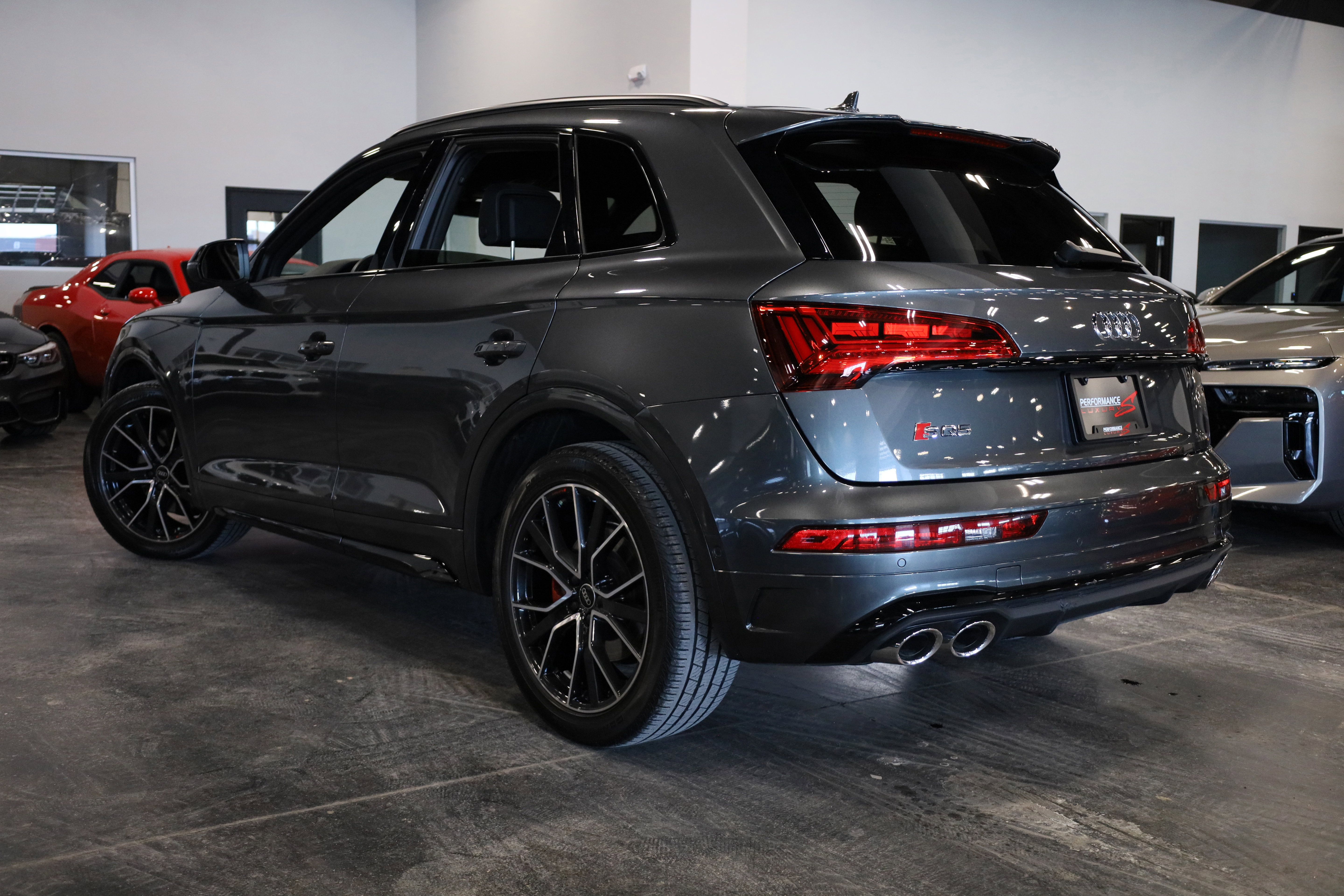 Used 2023 Audi SQ5 Prestige w/ Prestige Package image 4
