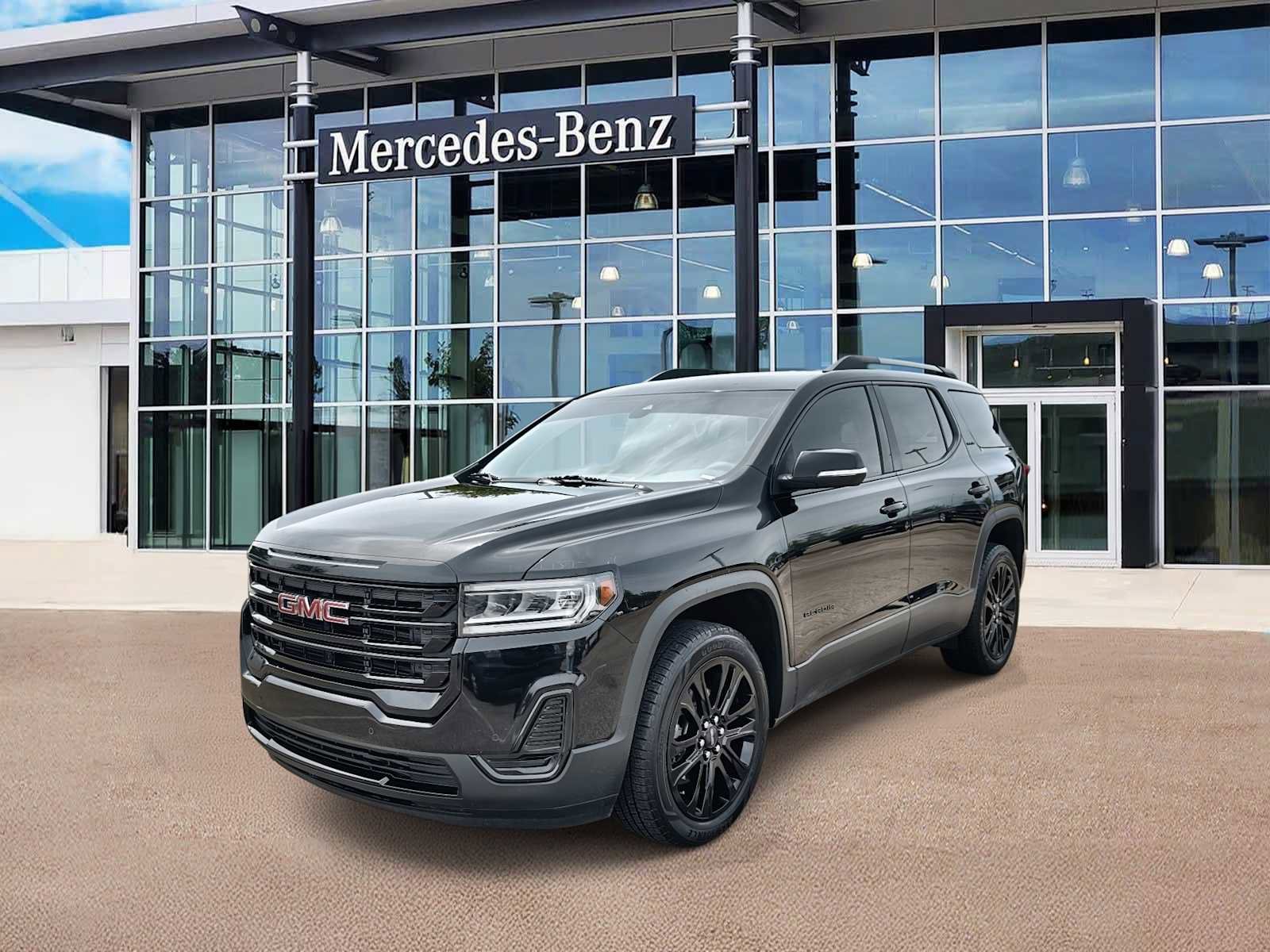 Used 2022 GMC Acadia SLE w/ Driver Convenience Package FWD image 1