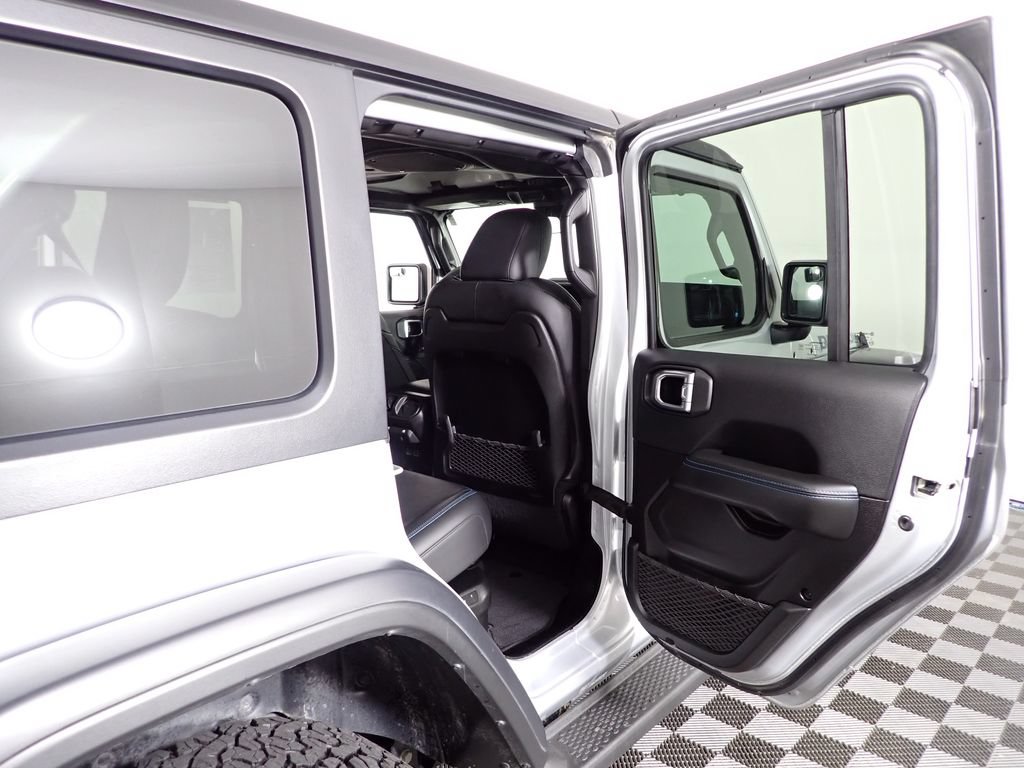 Used 2024 Jeep Wrangler Unlimited Rubicon 4xe w/ Convenience Group AWD/4WD image 32