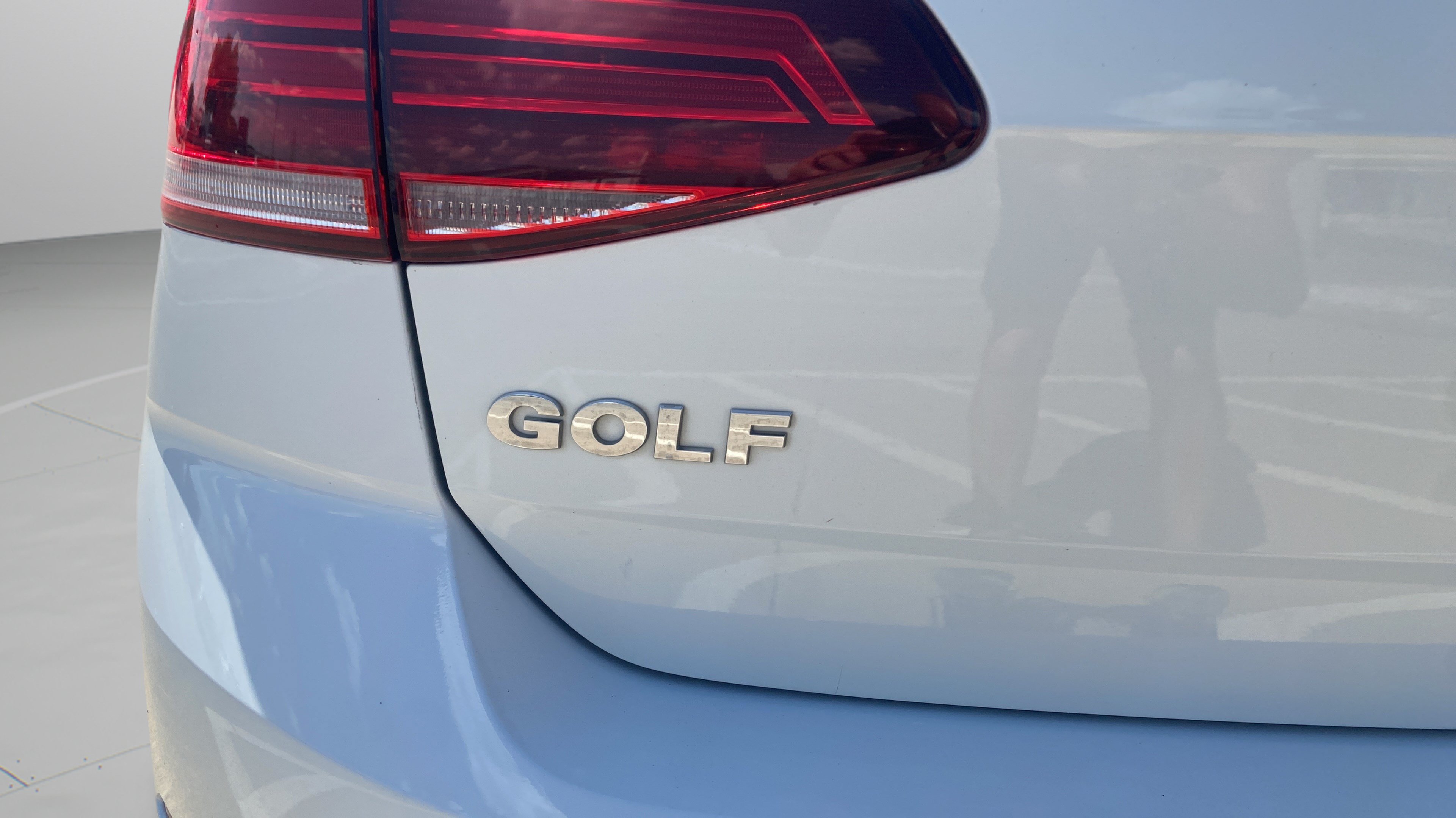 Used 2021 Volkswagen Golf 4-Door FWD image 28