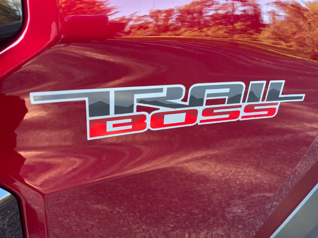 Used 2026 Chevrolet Colorado Trail Boss AWD/4WD image 17