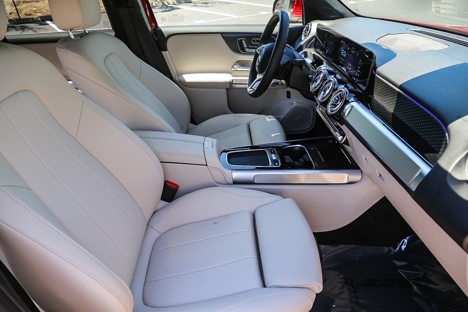 Used 2024 Mercedes-Benz EQB 300 4MATIC image 15