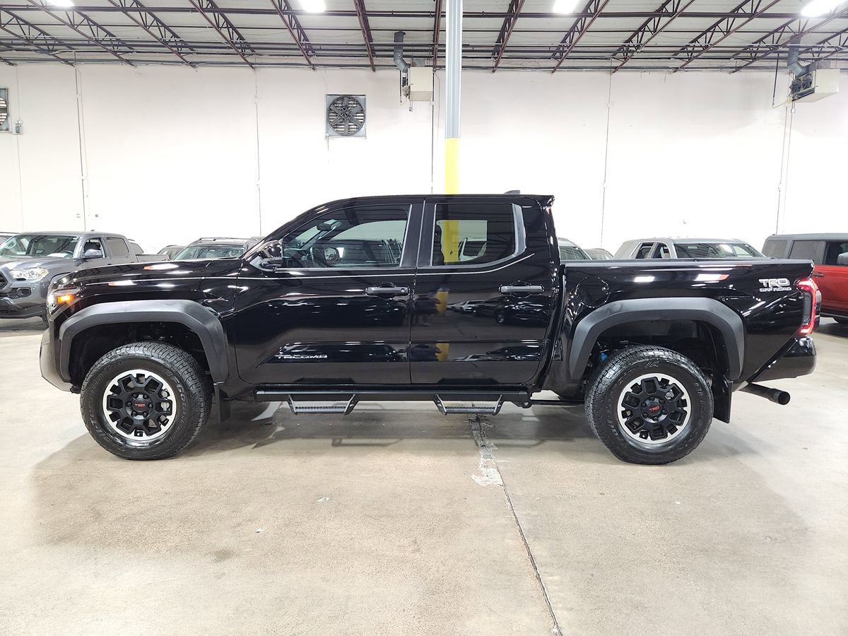 Used 2024 Toyota Tacoma TRD Off-Road AWD/4WD image 7