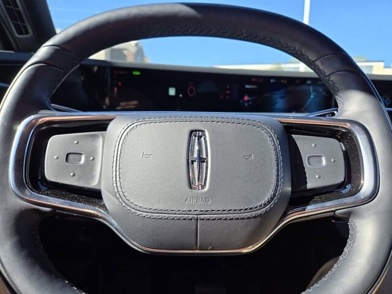 Used 2024 Lincoln Nautilus Reserve w/ Jet Appearance Package (87T) AWD/4WD image 32