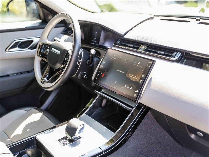 Used 2025 Land Rover Range Rover Velar S AWD/4WD image 22