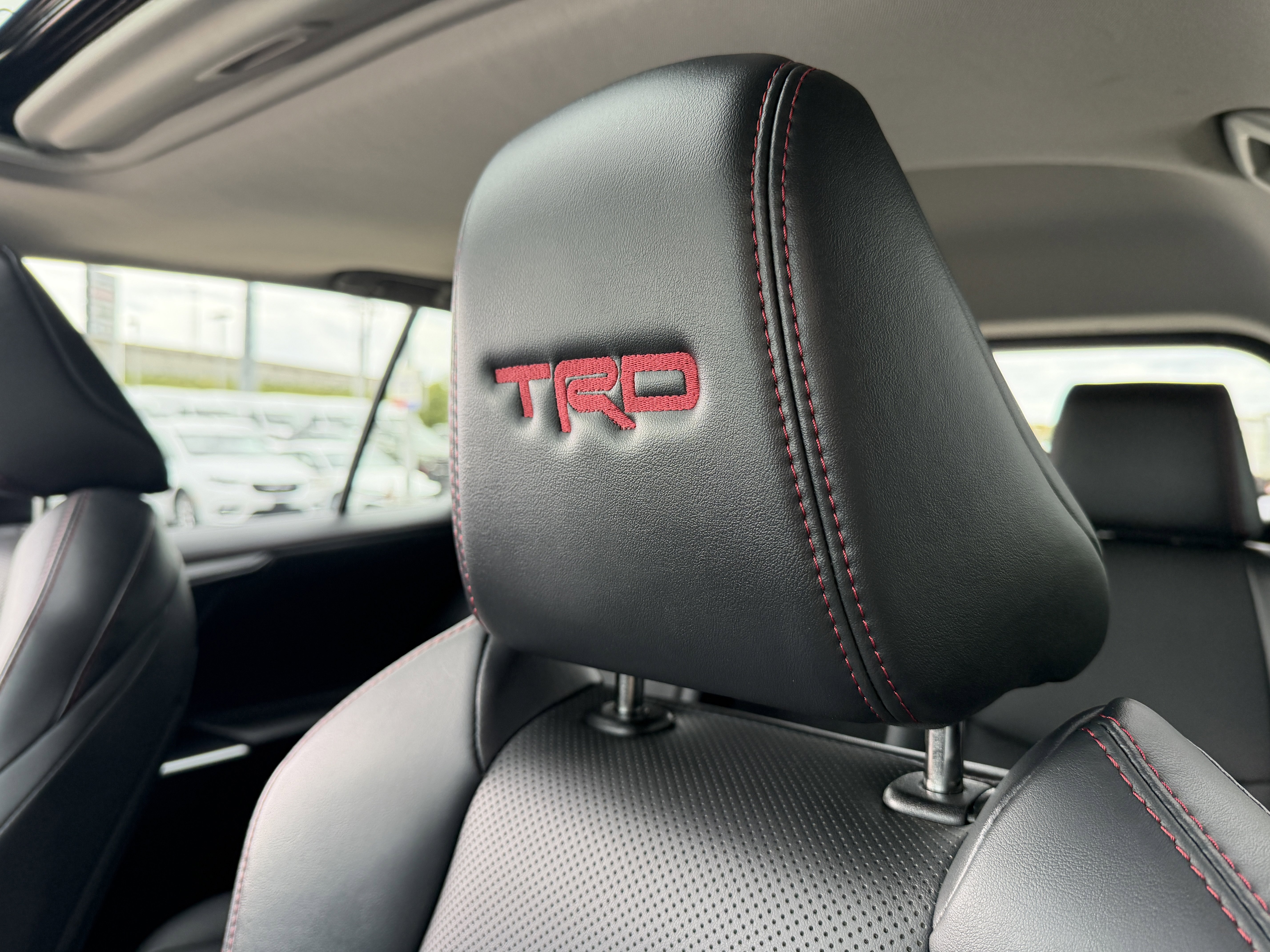 Used 2022 Toyota RAV4 TRD Off-Road image 31