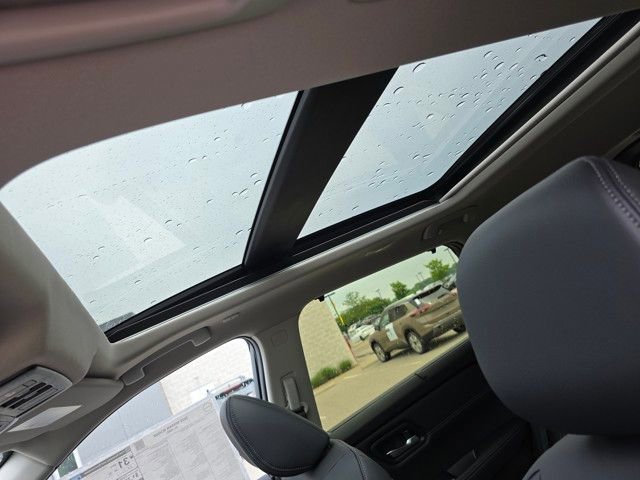 New 2025 Nissan Rogue SL w/ Tech Package image 5