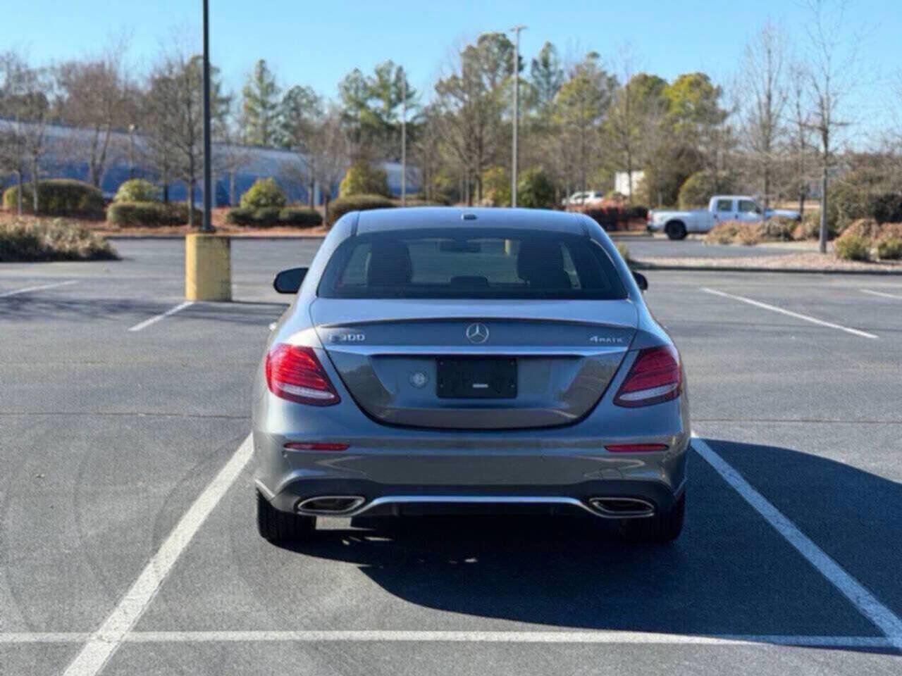 Used 2017 Mercedes-Benz E 300 4MATIC image 6