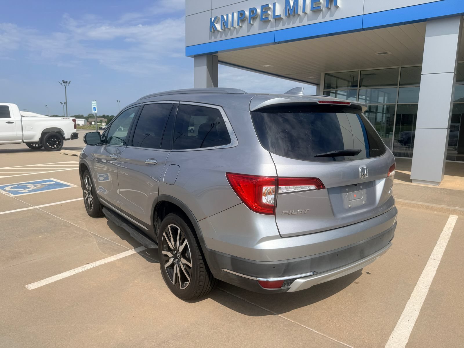 Used 2022 Honda Pilot Touring image 11