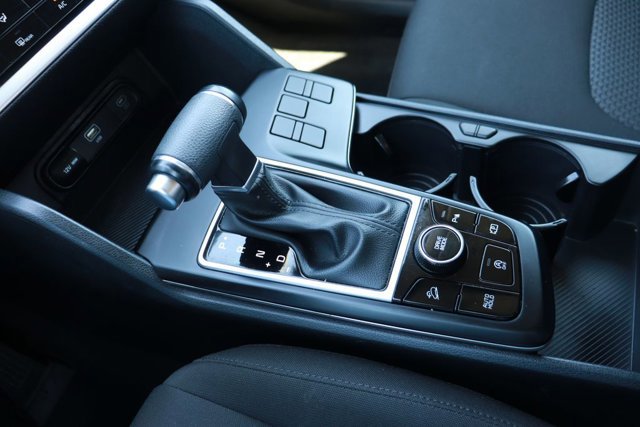 Used 2025 Kia Sportage LX FWD image 16