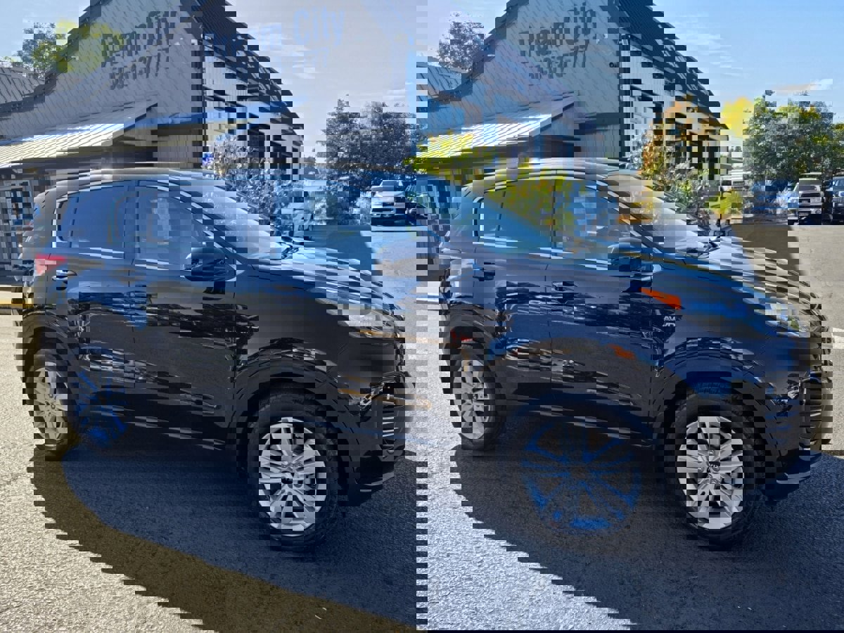 Used 2017 Kia Sportage LX image 1