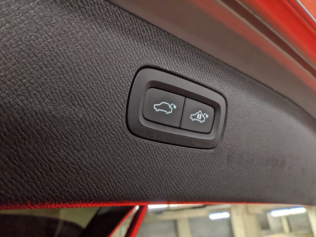 Certified 2025 Volvo XC90 T8 Plus w/ Protection Package Premier image 29