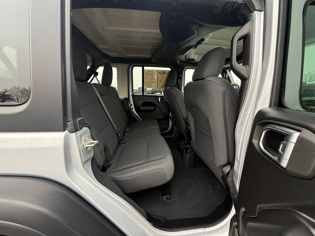 Used 2024 Jeep Wrangler Willys image 15
