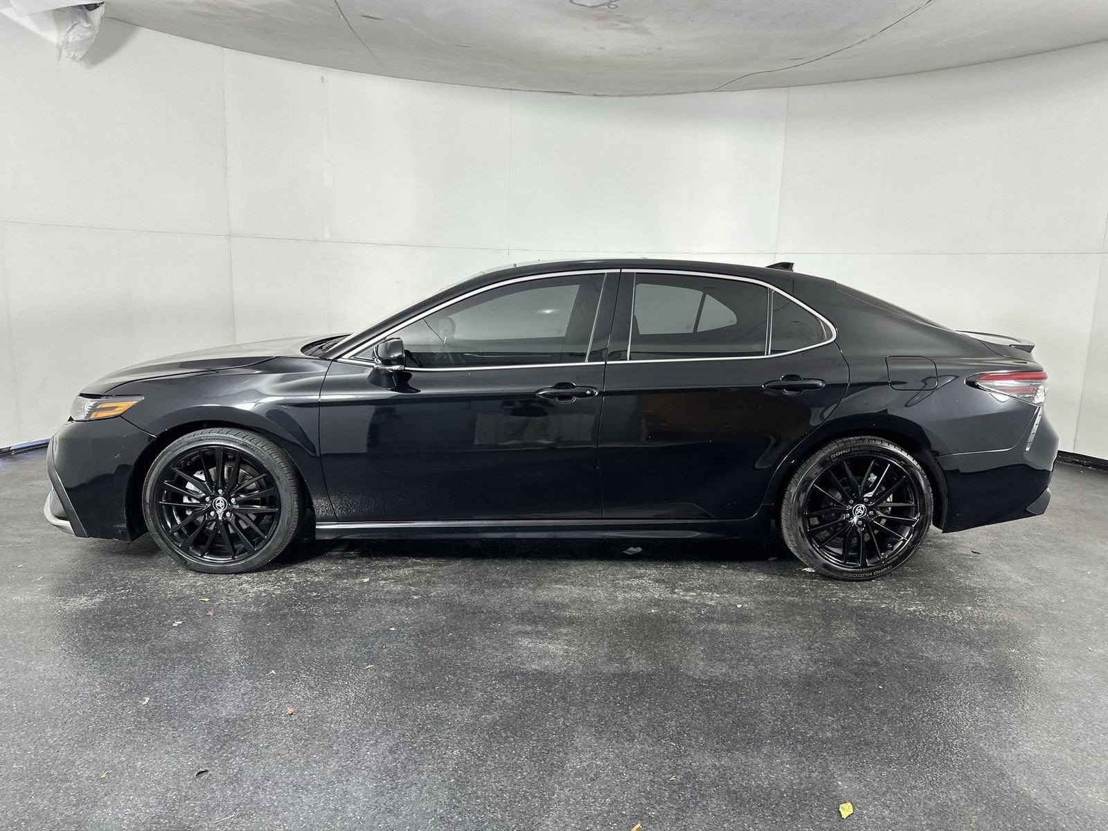 Used 2023 Toyota Camry XSE w/ Navigation Package image 8