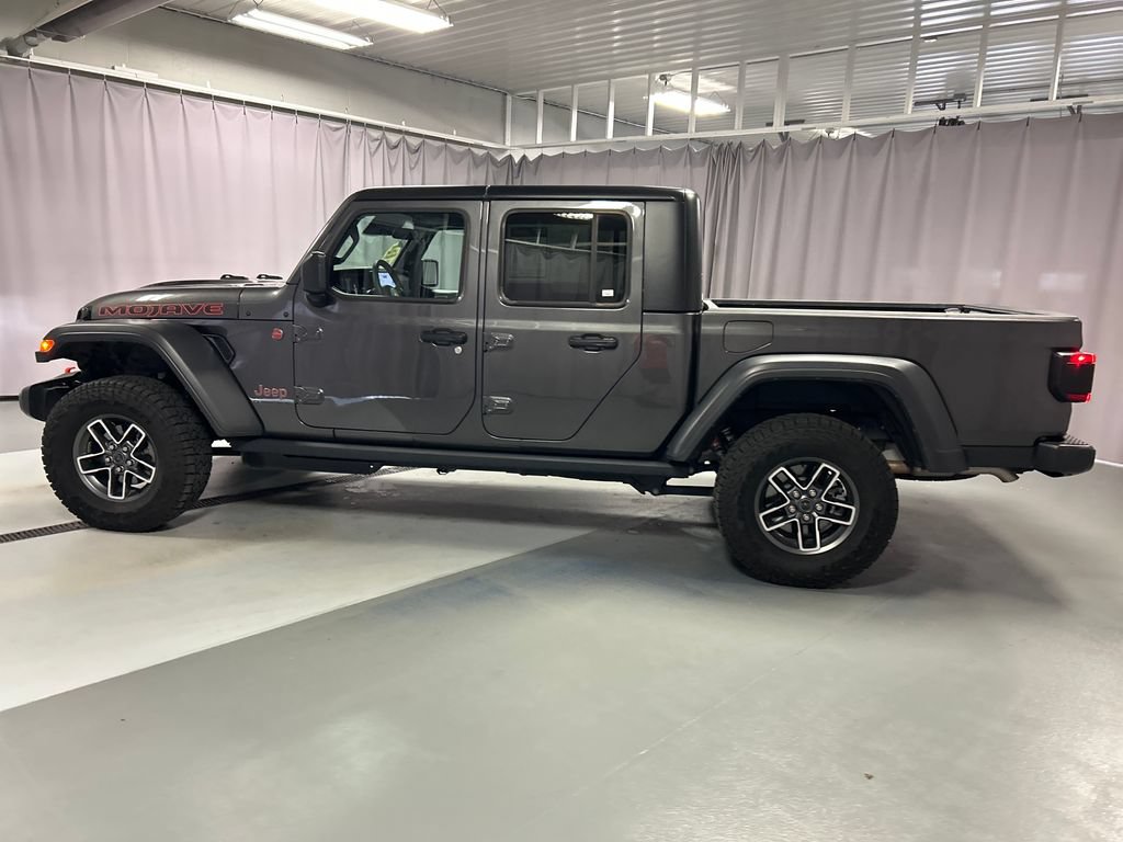 Used 2026 Jeep Gladiator Mojave AWD/4WD image 4