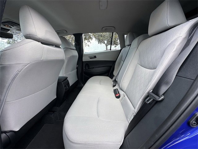 Used 2025 Toyota Corolla Cross LE image 27