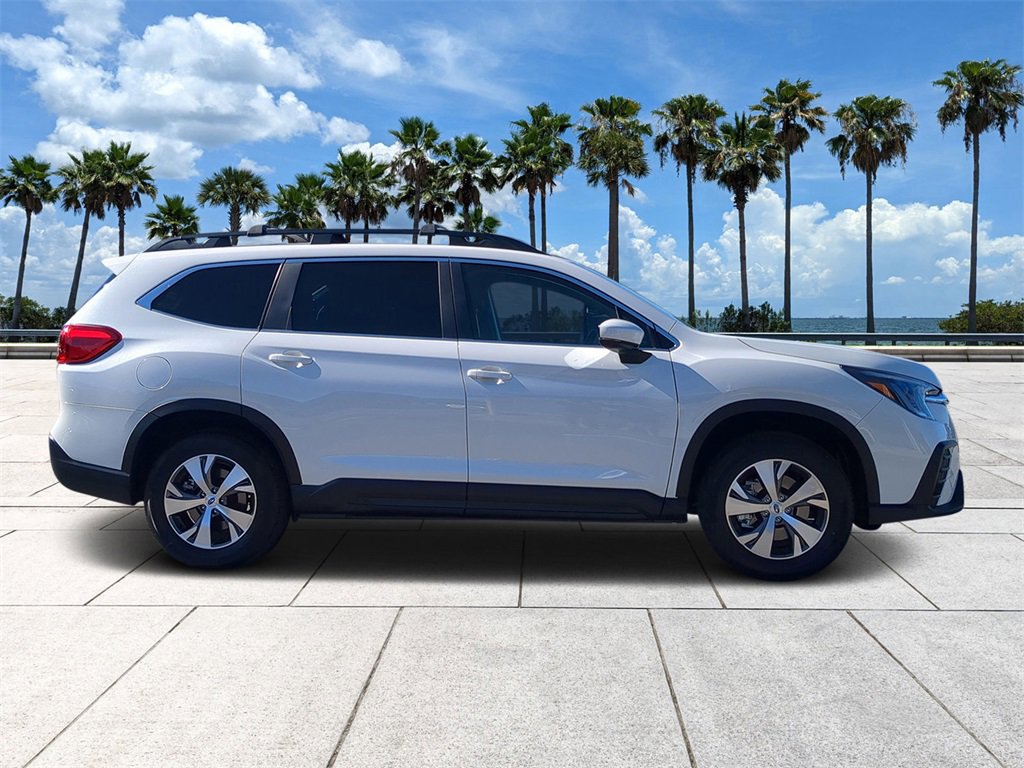 Used 2025 Subaru Ascent Premium image 3