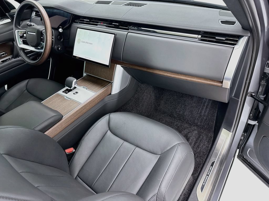 Certified 2025 Land Rover Range Rover Long Wheelbase SE AWD/4WD image 15