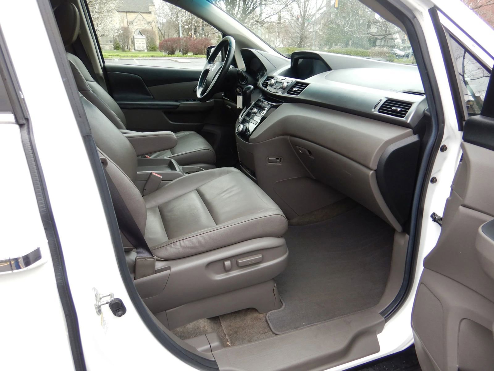 Used 2011 Honda Odyssey EX-L image 18