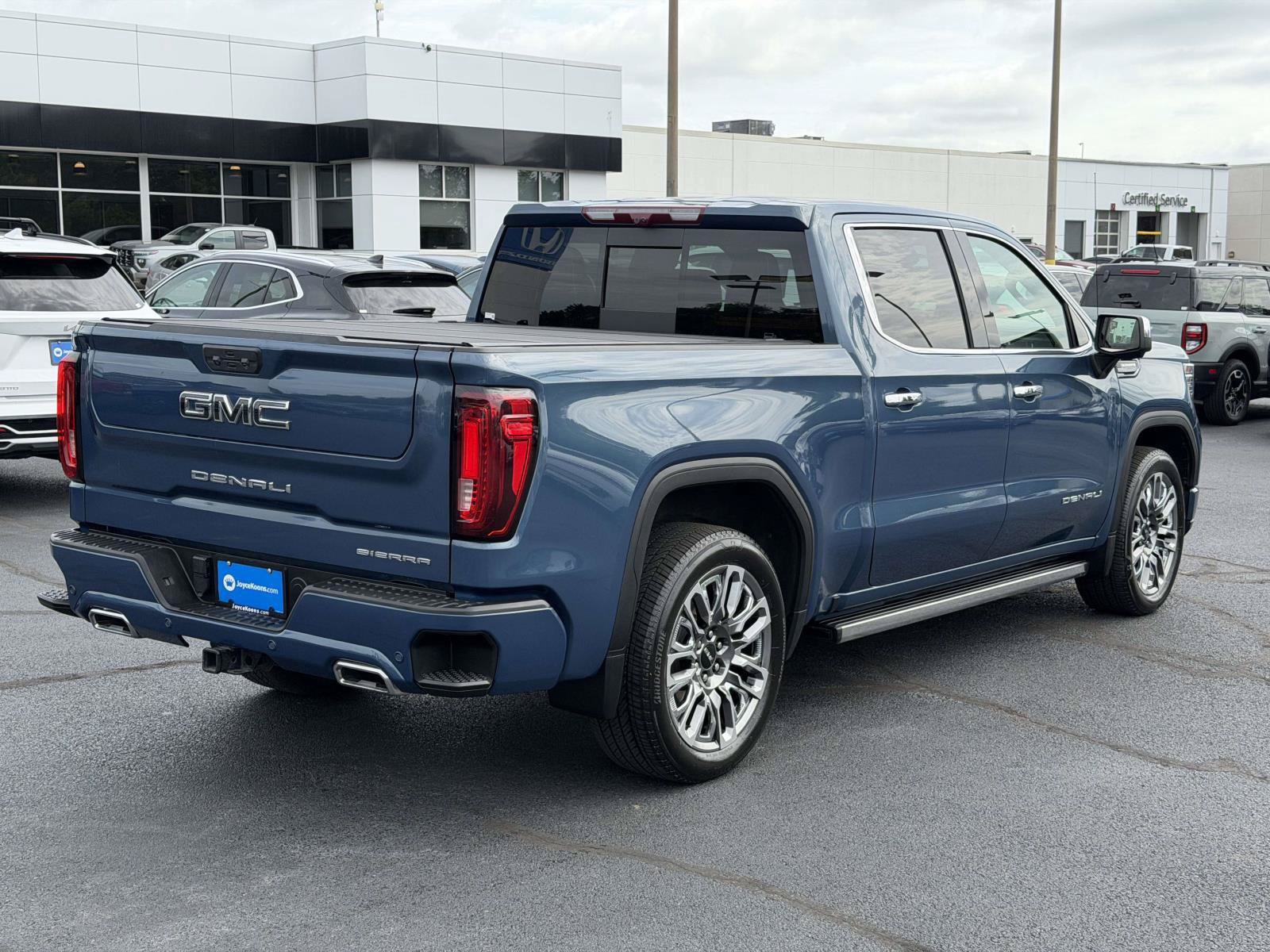 Used 2024 GMC Sierra 1500 Denali Ultimate AWD/4WD image 2