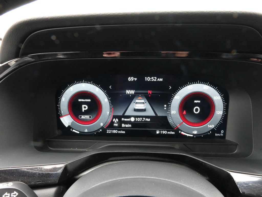 Used 2025 Nissan Pathfinder Platinum AWD/4WD image 6