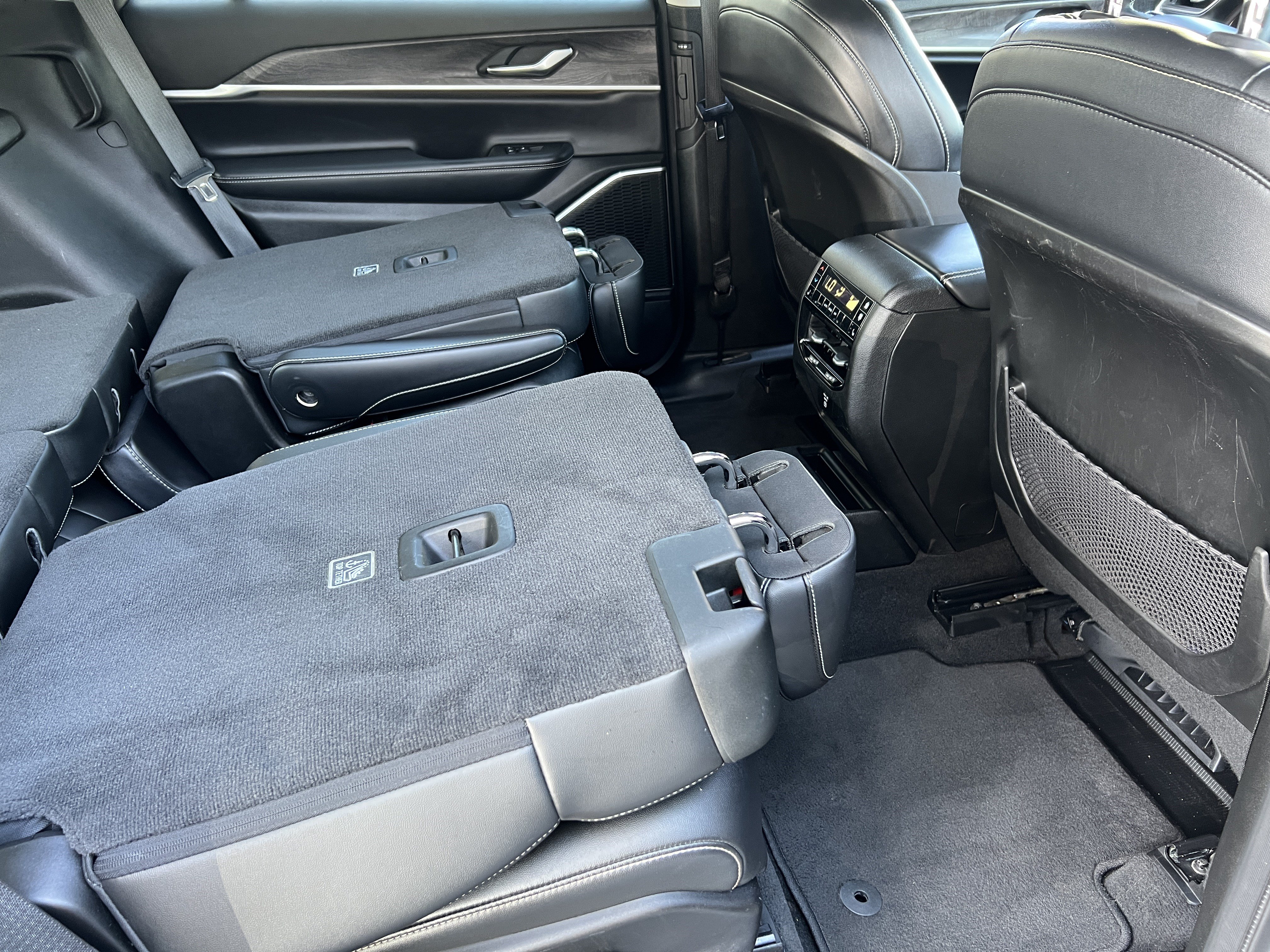 Used 2021 Jeep Grand Cherokee L Limited AWD/4WD image 25
