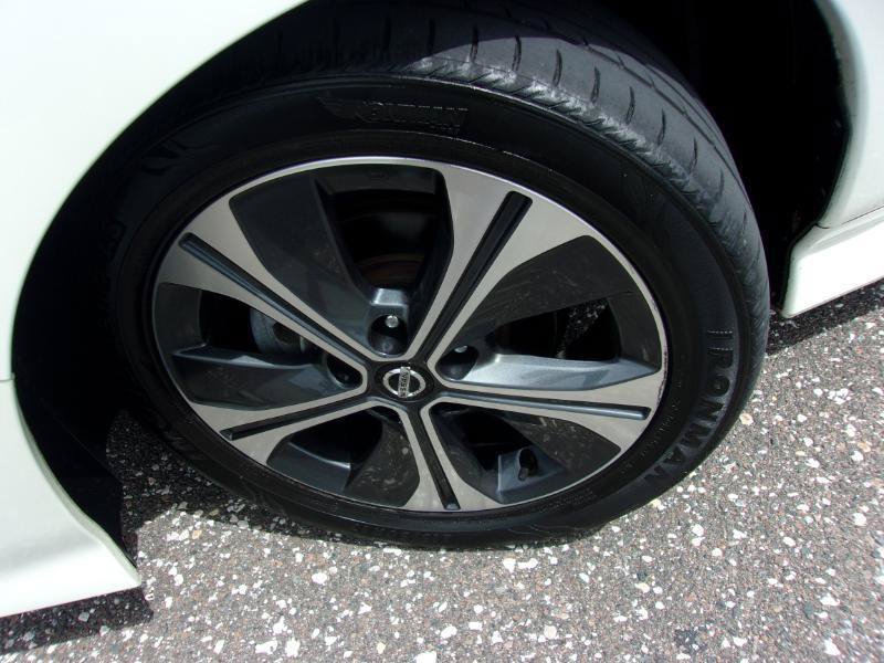 Used 2018 Nissan Leaf SL w/ SL Technology Package FWD image 17