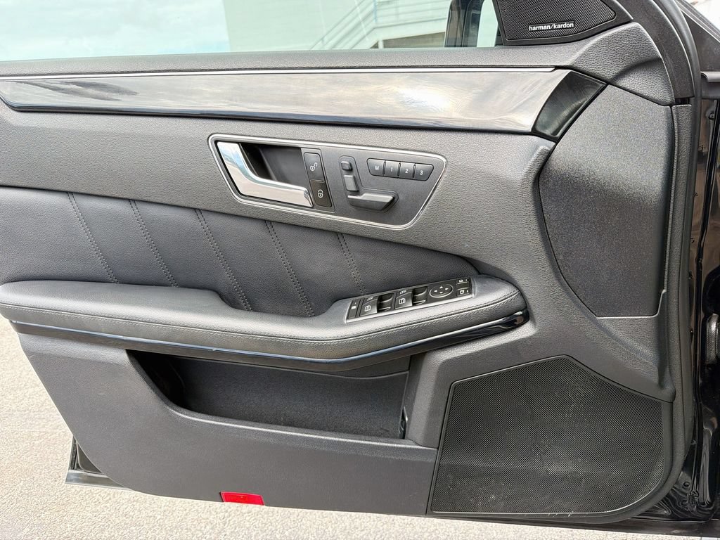 Used 2010 Mercedes-Benz E 350 Sedan image 20