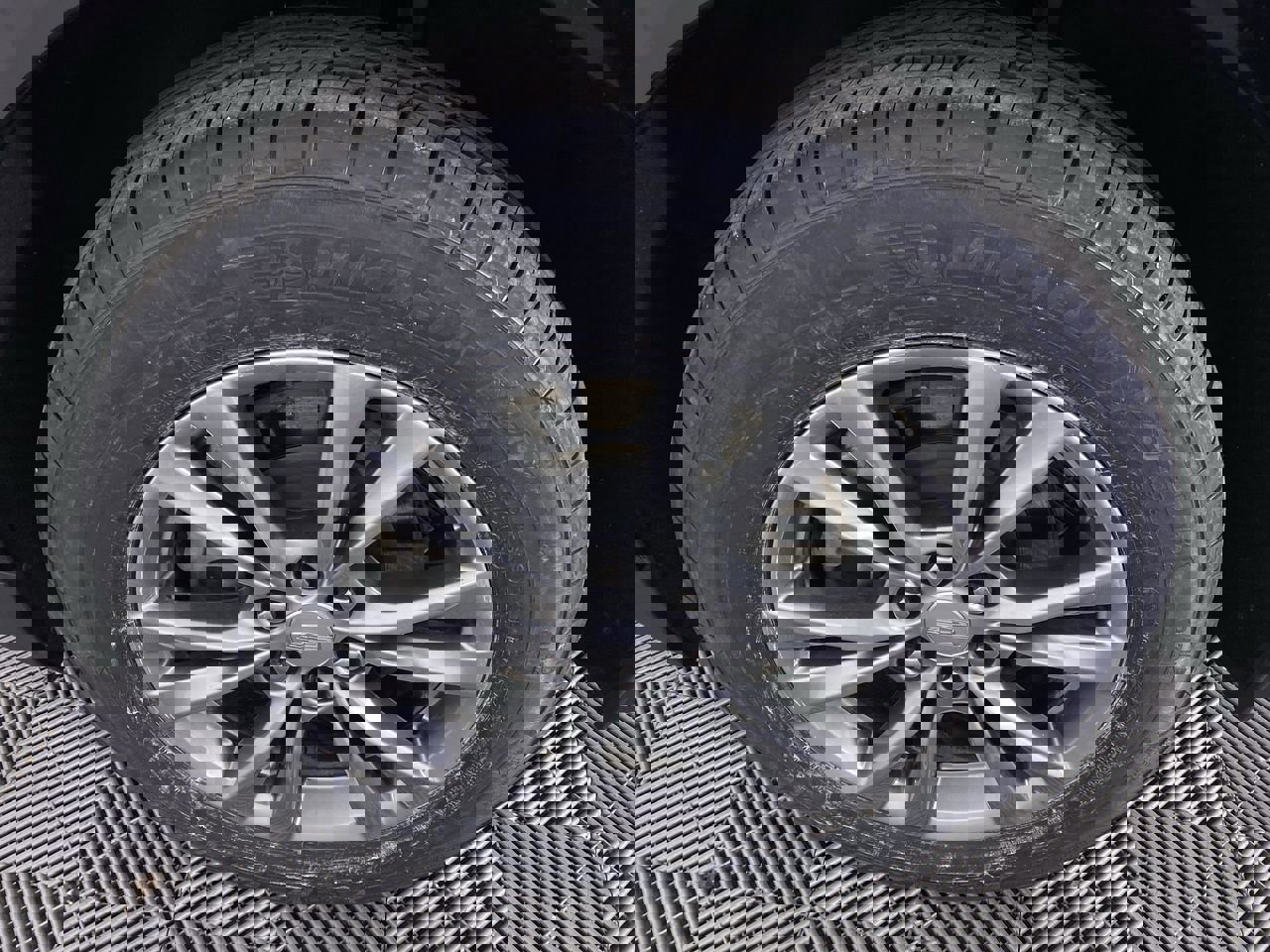 Certified 2023 Cadillac XT5 Premium Luxury w/ LPO, Floor Liner Package image 17