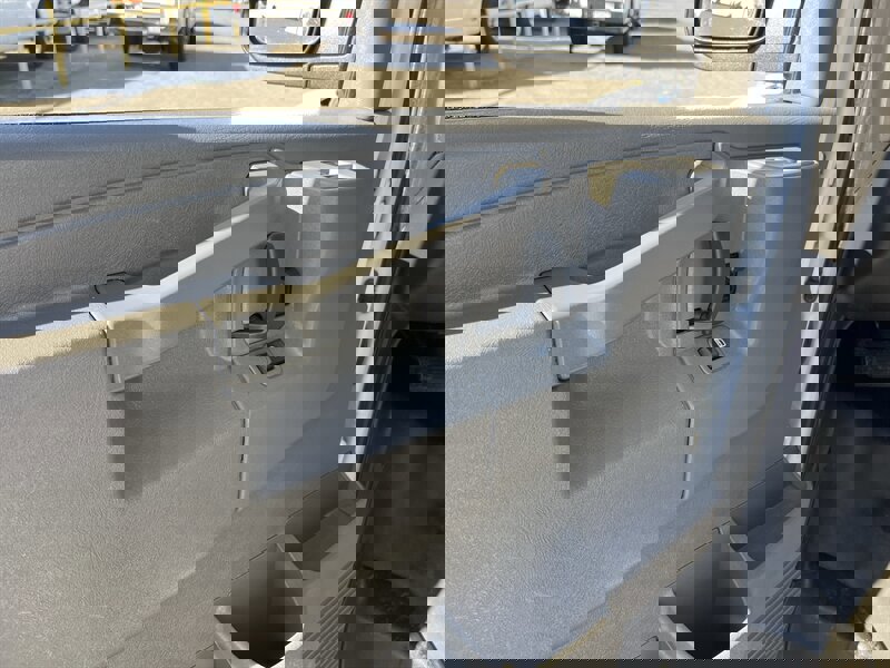 Used 2018 Chevrolet Express 2500 w/ Driver Convenience Package image 14