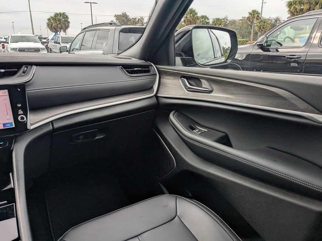 New 2026 Jeep Grand Cherokee Limited image 17