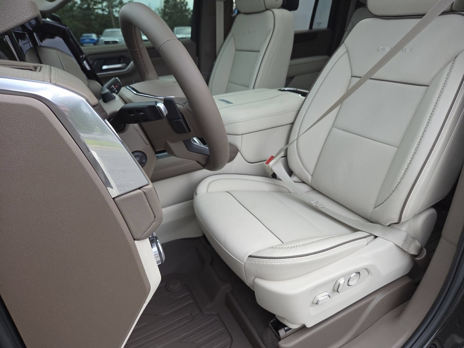 New 2026 GMC Yukon XL Denali w/ Denali Reserve Package AWD/4WD image 34