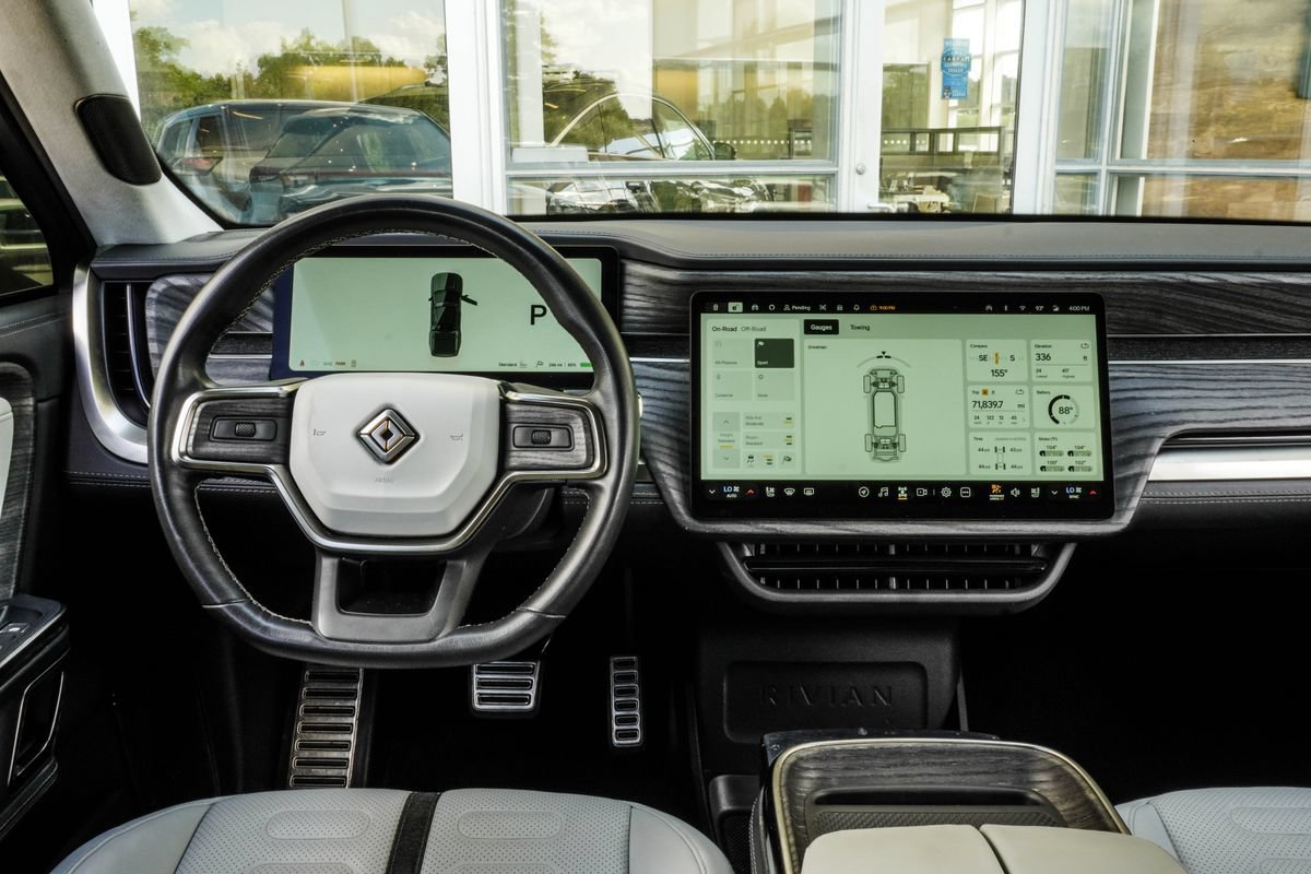 Used 2022 Rivian R1T Adventure AWD/4WD image 17