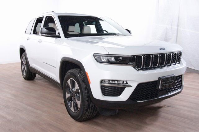 Used 2022 Jeep Grand Cherokee Limited 4xe image 3
