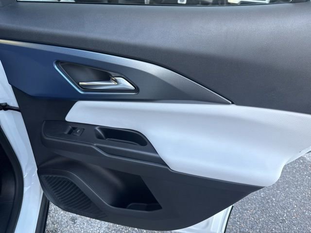 New 2026 Chevrolet Equinox EV LT w/ Convenience Package II FWD image 25