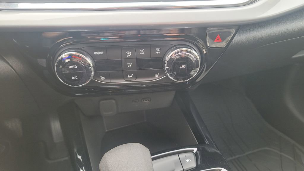 New 2026 Chevrolet Trax LT w/ Driver Confidence Package image 22