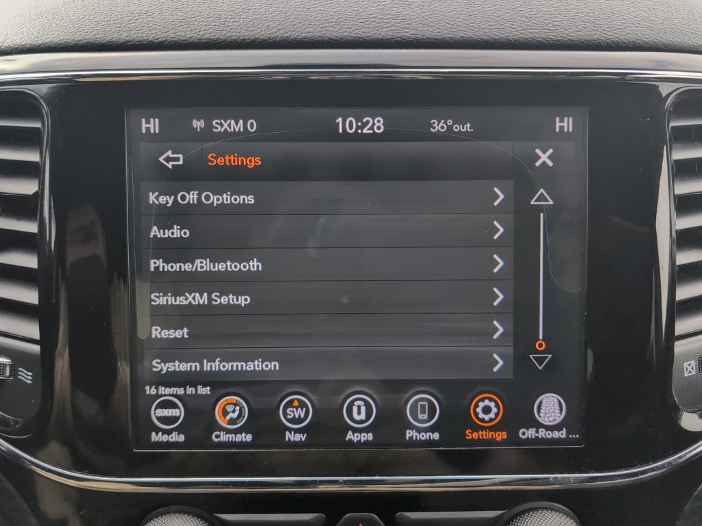 Used 2020 Jeep Grand Cherokee Laredo w/ 18" Wheel & 8.4" Radio Group image 41