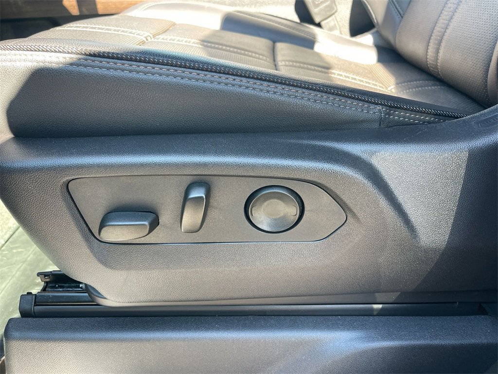 Used 2025 Chevrolet Silverado 1500 High Country w/ Midnight Edition image 10