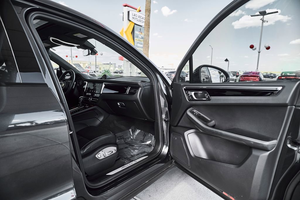 Used 2022 Porsche Macan S AWD/4WD image 12