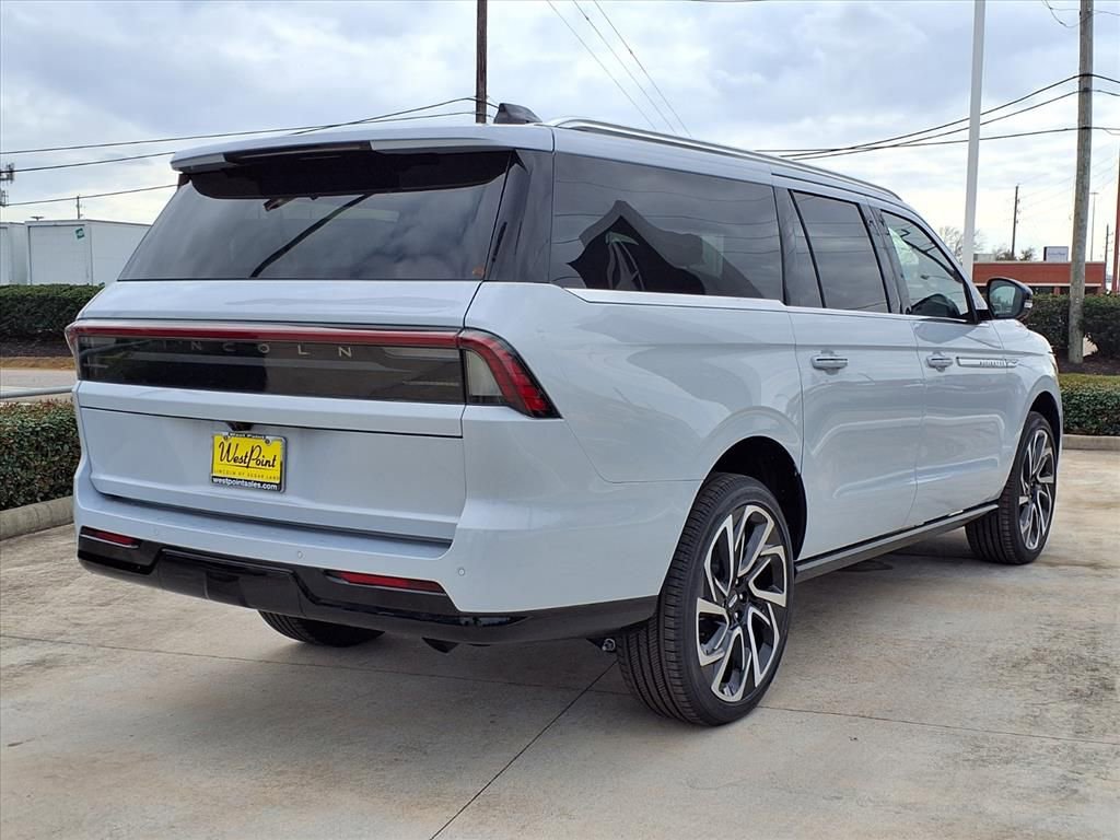 New 2026 Lincoln Navigator L Reserve image 2